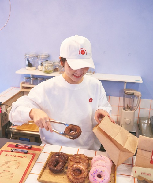 BIRTHDAY BAR（バースデイバー）の「≪BIRTHDAY BARオリジナル≫【B-DAY DONUTS】ドーナッツスウェット（スウェット・レディース・ホワイト・0）」の6枚目の写真