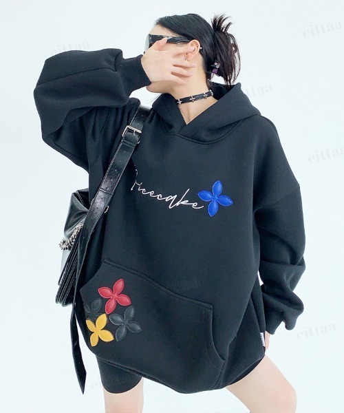 Dalfwin(ダールフィン)の「韓国ファッション Ricecakeクロスパッチフーディー(パーカー・レディース・ブラック/グレー・FREE)」の7枚目の写真