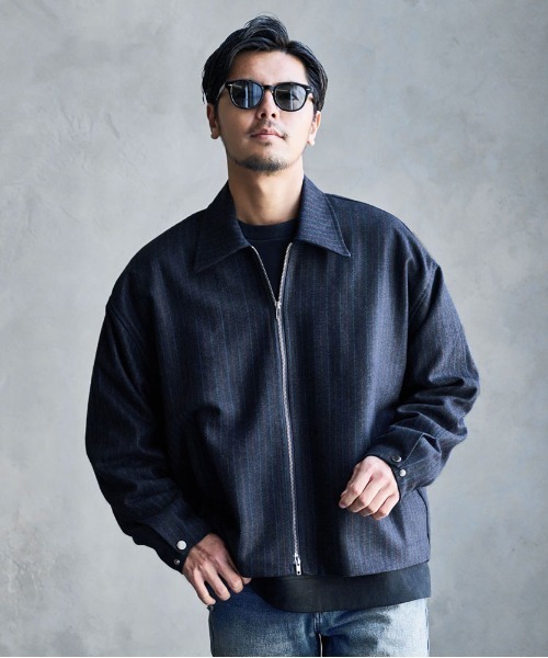 CavariA(キャバリア)の「『CavariA/キャバリア』ストライプショートZIP JKT(ブルゾン・メンズ・ネイビー/チャコール・L/M)」の6枚目の写真