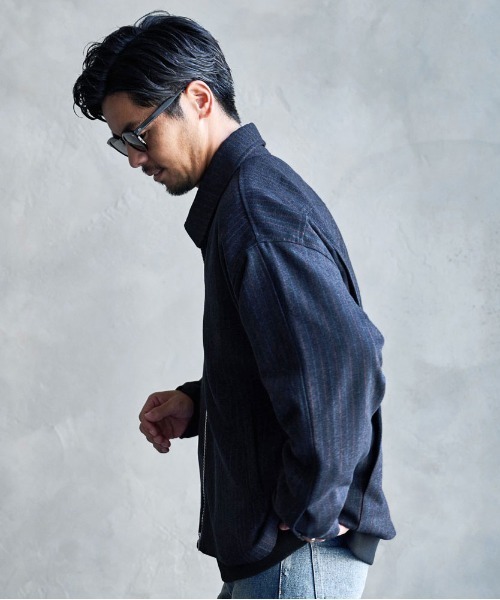 CavariA(キャバリア)の「『CavariA/キャバリア』ストライプショートZIP JKT(ブルゾン・メンズ・ネイビー/チャコール・L/M)」の7枚目の写真