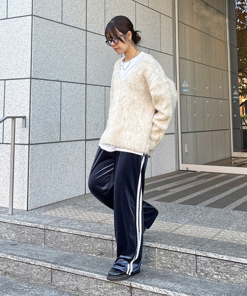 ISOOK（アイスー）の「【ISOOK / アイスー】レースラインベロアパンツ / イージーパンツ ストレートパンツ ワイドパンツ リラックスパンツ ハイウエスト フルレングス 無地 トラックパンツ ウエストゴム 紐 ブルー ブラウン ブラック ZOZOTOWN限定（その他パンツ・レディース・ブラック/ブルー/ブラウン・FREE）」の19枚目の写真