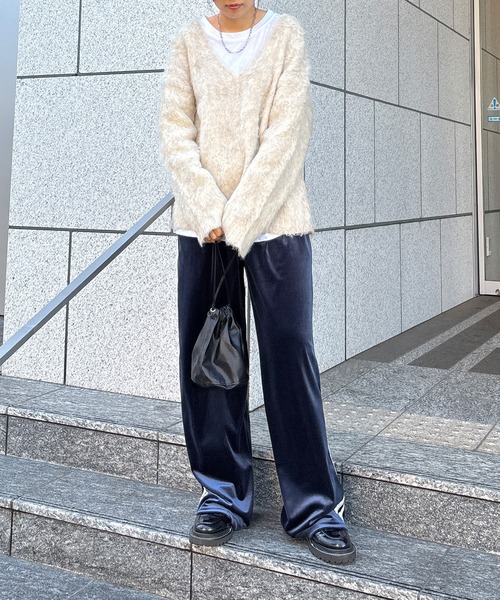 ISOOK（アイスー）の「【ISOOK / アイスー】レースラインベロアパンツ / イージーパンツ ストレートパンツ ワイドパンツ リラックスパンツ ハイウエスト フルレングス 無地 トラックパンツ ウエストゴム 紐 ブルー ブラウン ブラック ZOZOTOWN限定（その他パンツ・レディース・ブラック/ブルー/ブラウン・FREE）」の14枚目の写真