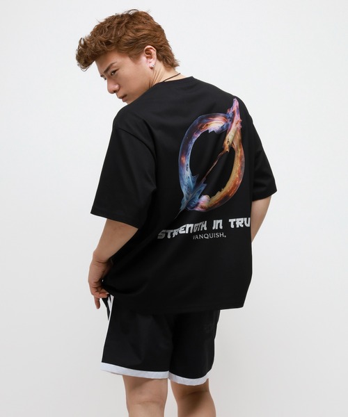 VANQUISH（ヴァンキッシュ）の「VANQUISH / ヴァンキッシュ The Universe 半袖Tシャツ（Tシャツ/カットソー・メンズ・ホワイト/ブラック・M/L）」の2枚目の写真