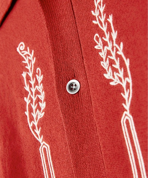 INTER FACTORY（インターファクトリー）の「takumu（MUU STUDIO） - Embroidered shirt cardigan / 刺繍シャツカーディガン（カーディガン/ボレロ・メンズ・ブラック/レッド・3/2）」の10枚目の写真