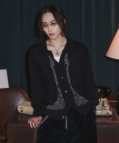 INTER FACTORY（インターファクトリー）の「takumu（MUU STUDIO） - Embroidered shirt cardigan / 刺繍シャツカーディガン（カーディガン/ボレロ・メンズ・ブラック/レッド・3/2）」の11枚目の写真