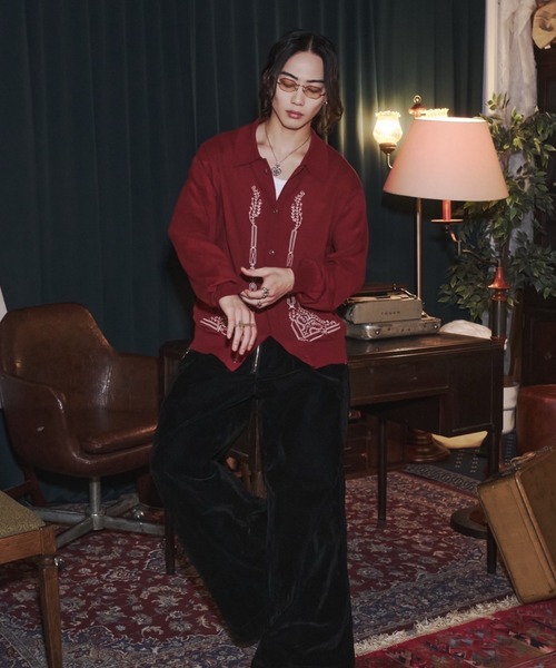 INTER FACTORY（インターファクトリー）の「takumu（MUU STUDIO） - Embroidered shirt cardigan / 刺繍シャツカーディガン（カーディガン/ボレロ・メンズ・ブラック/レッド・3/2）」の17枚目の写真