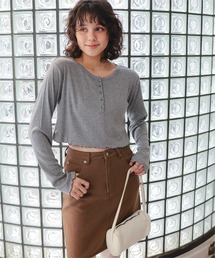 コンパクトヘンリーネックロングスリーブトップス