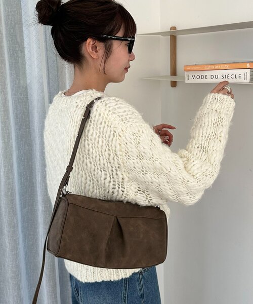 フロントタックスクエアショルダーバッグ（ショルダーバッグ