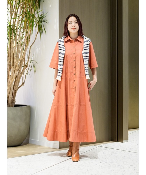 Banana Republic(バナナリパブリック)の「コットン ポプリン トラペーズ マキシ シャツドレス(ワンピース・レディース・レッド系その他/グリーン・L/M/S/XS)」の4枚目の写真