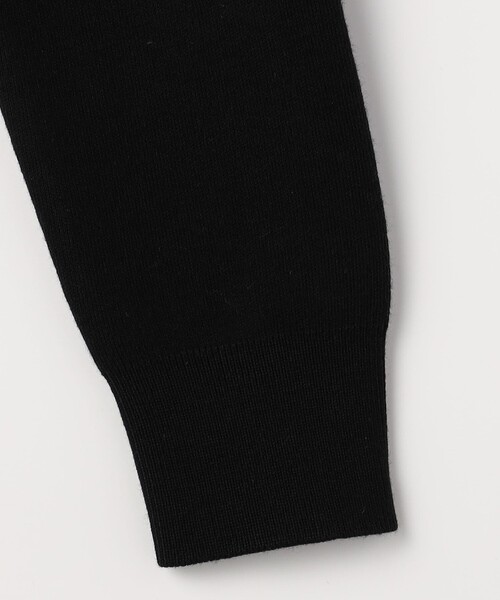 caban(キャバン)の「コットンカシミヤ モックネックゴールドボタンプルオーバー(ニット/セーター・レディース・ブラック/ホワイト/レッド/ブルー・FREE)」の8枚目の写真