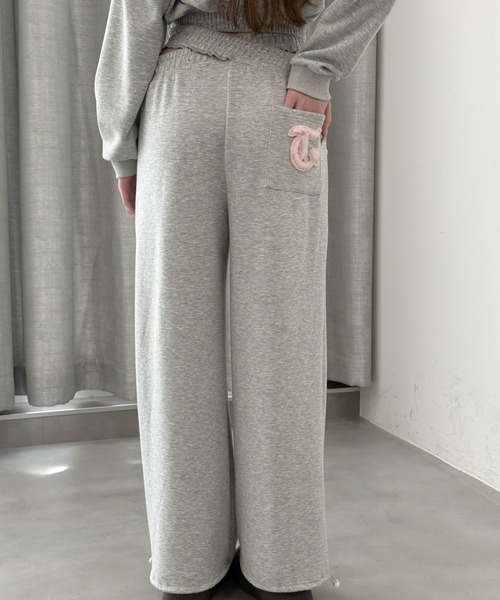 TITTY&CO.（ティティーアンドコー）の「ラメクロススウェットパンツ