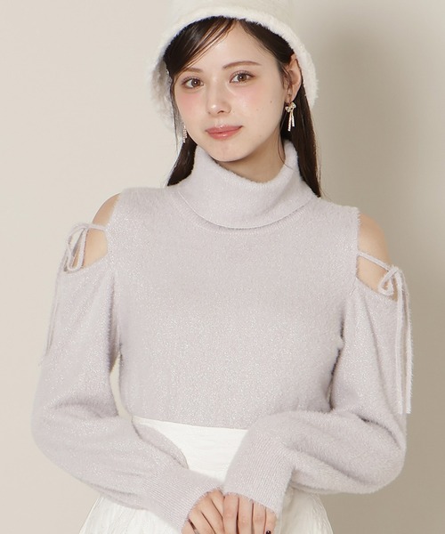 WILLSELECTION（ウィルセレクション）の「【New Year's Item】オープンショルダーラメフェザーニット（ニット/セーター・レディース・サックスブルー/オフホワイト/ブラック/ラベンダー・FREE）」の4枚目の写真