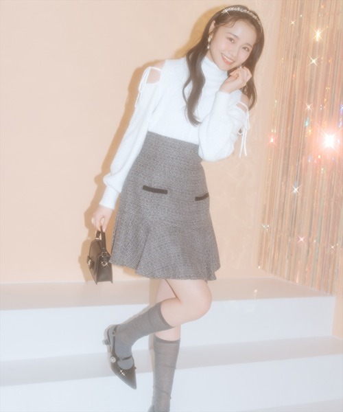 WILLSELECTION（ウィルセレクション）の「【New Year's Item】オープンショルダーラメフェザーニット（ニット/セーター・レディース・サックスブルー/オフホワイト/ブラック/ラベンダー・FREE）」の7枚目の写真