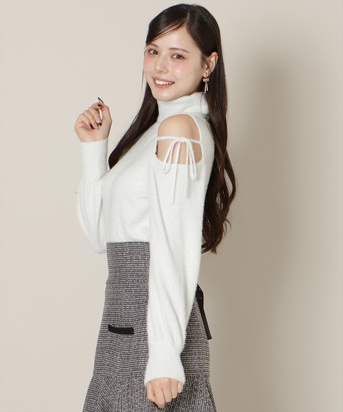 WILLSELECTION（ウィルセレクション）の「【New Year's Item】オープンショルダーラメフェザーニット（ニット/セーター・レディース・サックスブルー/オフホワイト/ブラック/ラベンダー・FREE）」の8枚目の写真