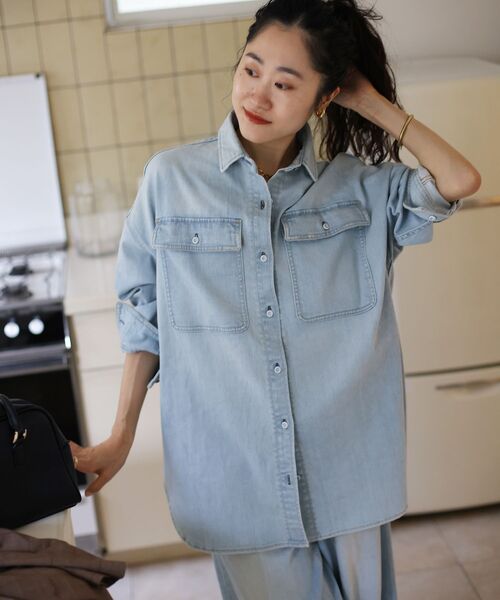 le.coeur blanc（ルクールブラン）の「HealthyDENIMヘルシーデニムAlmondShirt（シャツ/ブラウス・レディース・サックスブルー/イエロー・38）」の4枚目の写真