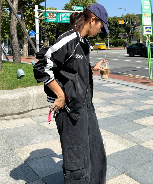 MENASOO（ミナス）の「Menasoo Hearttrack Nylon Baseball Jumper_Black（ナイロンジャケット・レディース・ブラック・F）」の2枚目の写真