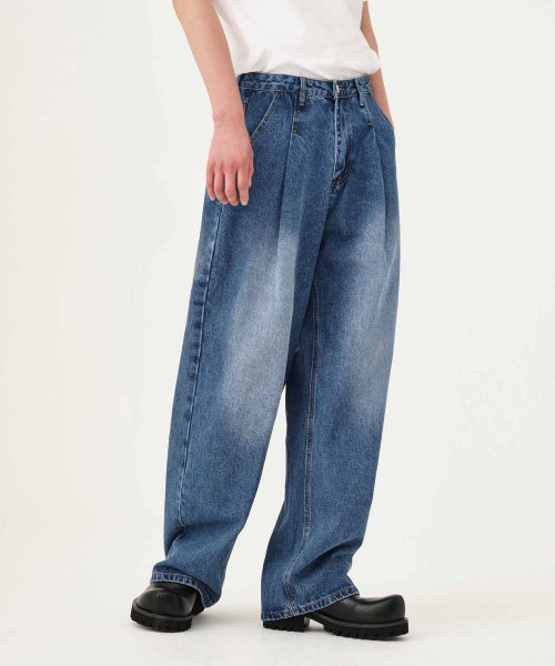 ACSHI(アクシ)の「ワンタックウォッシュドバルーンフィットワイドデニムパンツユニセックス(ブルー)(デニムパンツ・レディース・その他・XL/L/M/S/XXL/XS)」の1枚目の写真