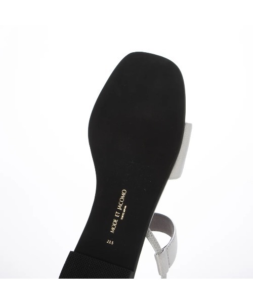 Mode et Jacomo（モードエジャコモ）の「シンプルフラットストラップサンダル（サンダル・レディース・ブラック/シルバー/ゴールド・22.5cm/23cm/23.5cm/24cm/24.5cm）」の7枚目の写真