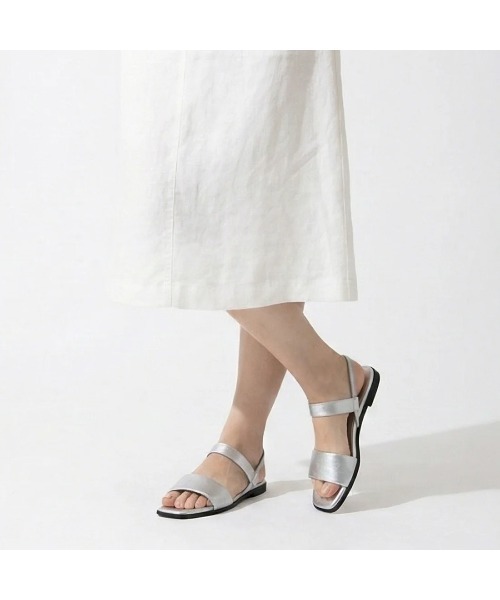 Mode et Jacomo（モードエジャコモ）の「シンプルフラットストラップサンダル（サンダル・レディース・ブラック/シルバー/ゴールド・22.5cm/23cm/23.5cm/24cm/24.5cm）」の9枚目の写真