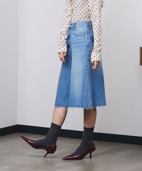 ROSE BUD(ローズバッド)の「PANEL DENIM MINI SKIRT(デニムスカート・レディース・ライトインディゴブルー・S)」の3枚目の写真