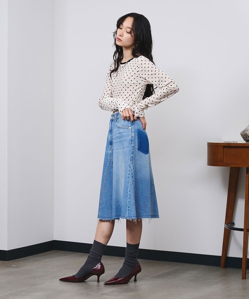 ROSE BUD(ローズバッド)の「PANEL DENIM MINI SKIRT(デニムスカート・レディース・ライトインディゴブルー・S)」の5枚目の写真