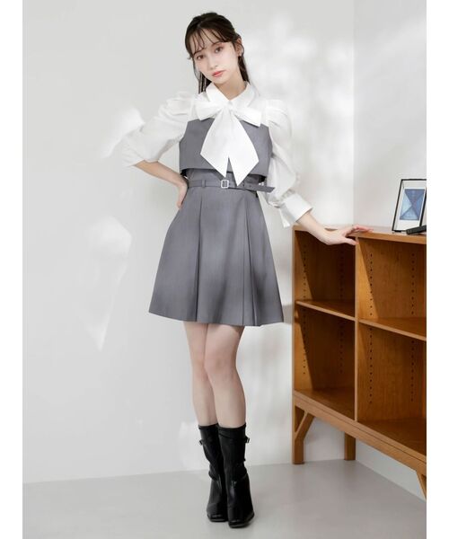 dazzlin（ダズリン）の「2WAYボウタイレイヤードミニワンピース（ワンピース・レディース・ネイビー/ベージュ/チャコールグレー・MEDIUM/SMALL）」の5枚目の写真