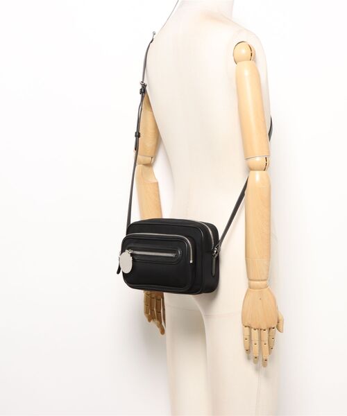 STELLA McCARTNEY（ステラマッカートニー）の「Dartmoor ECONYL Crossbody Camera Bag / Dartmoor ECONYL クロスボディカメラバッグ（ショルダーバッグ・レディース・ブラック・ONE SIZE）」の9枚目の写真