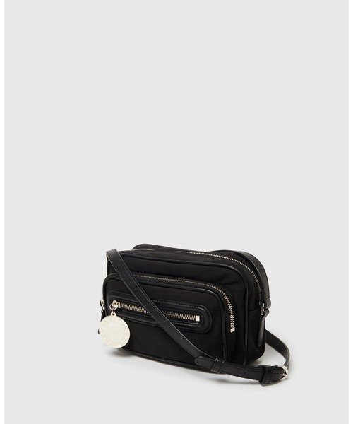 STELLA McCARTNEY（ステラマッカートニー）の「Dartmoor ECONYL Crossbody Camera Bag / Dartmoor ECONYL クロスボディカメラバッグ（ショルダーバッグ・レディース・ブラック・ONE SIZE）」の3枚目の写真