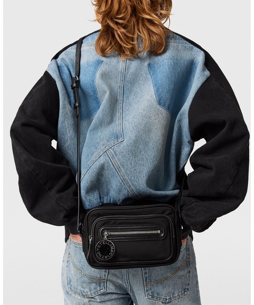 STELLA McCARTNEY（ステラマッカートニー）の「Dartmoor ECONYL Crossbody Camera Bag / Dartmoor ECONYL クロスボディカメラバッグ（ショルダーバッグ・レディース・ブラック・ONE SIZE）」の5枚目の写真