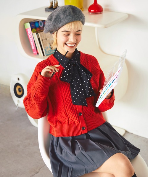 PUNYUS（プニュズ）の「ケーブルニットカーディガン（カーディガン/ボレロ・レディース・レッド/ホワイト/グレー・1/2/3/4/5）」の7枚目の写真