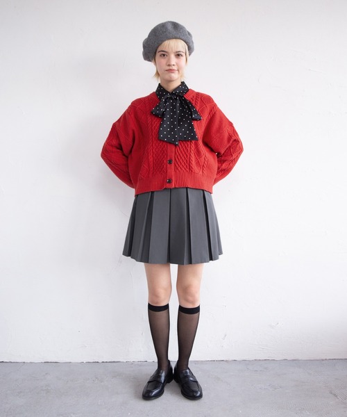 PUNYUS（プニュズ）の「ケーブルニットカーディガン（カーディガン/ボレロ・レディース・レッド/ホワイト/グレー・1/2/3/4/5）」の9枚目の写真