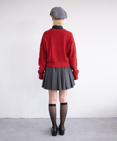 PUNYUS（プニュズ）の「ケーブルニットカーディガン（カーディガン/ボレロ・レディース・レッド/ホワイト/グレー・1/2/3/4/5）」の11枚目の写真