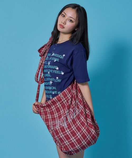 SEQUENZ（シークエンズ）の「※WEB限定 / 2WAY仕様 / 推し活トートバッグ / sqnz favorite kira-kira tote bag（トートバッグ・レディース・ブラック/ネイビー/イエロー/グリーン/レッド/ピンク・FREE）」の14枚目の写真