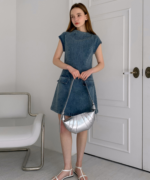 VASCARA（バスカラ）の「Cap Sleeve Denim Mini Dress（ワンピース・レディース・ブルー・SMALL/MEDIUM）」の2枚目の写真