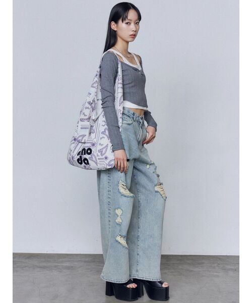 EMODA（エモダ）の「ワイドチャームトートバッグ（トートバッグ・レディース・ホワイト/ブラック/ピンク/ブルー/ブラウン・FREE）」の11枚目の写真