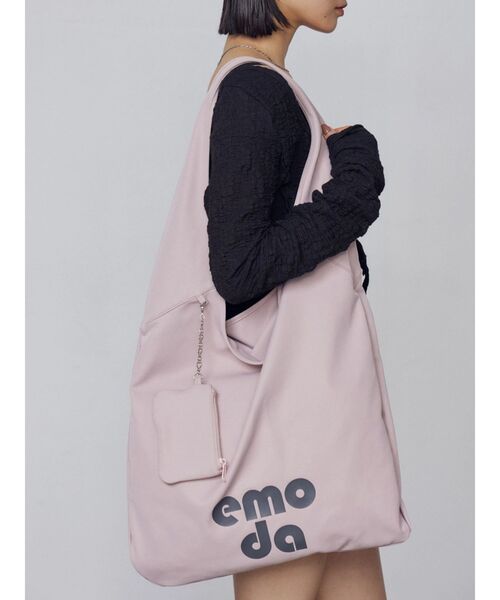 EMODA（エモダ）の「ワイドチャームトートバッグ（トートバッグ・レディース・ホワイト/ブラック/ピンク/ブルー/ブラウン・FREE）」の13枚目の写真