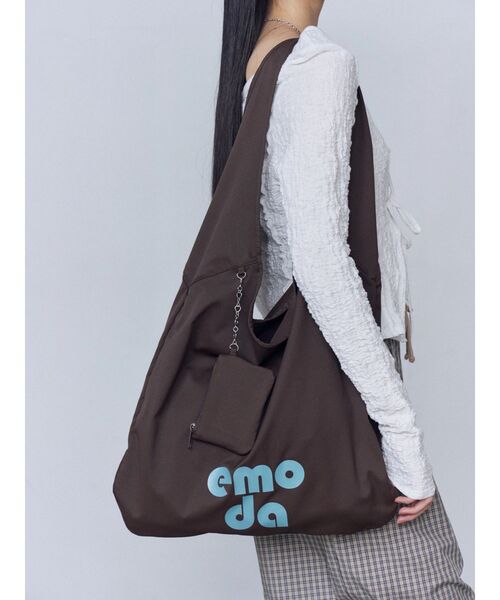 EMODA（エモダ）の「ワイドチャームトートバッグ（トートバッグ・レディース・ホワイト/ブラック/ピンク/ブルー/ブラウン・FREE）」の21枚目の写真