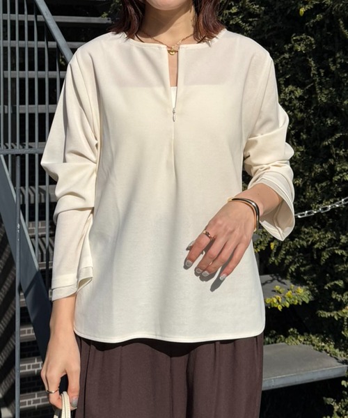 COLLAGE GALLARDAGALANTE(コラージュガリャルダガランテ)の「袖シアー切替ロンT(Tシャツ/カットソー・レディース・ネイビー/ピンク/オフホワイト・FREE)」の1枚目の写真