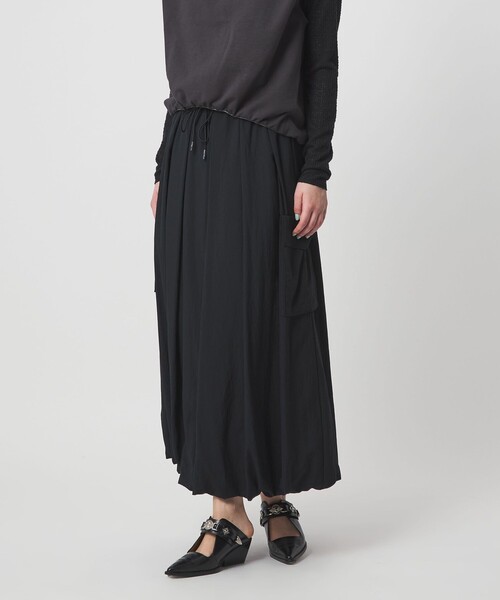 ASTRAET（アストラット）の「＜ASTRAET＞カーゴポケット バルーンスカート（スカート・レディース・ブラック/ベージュ・1/0）」の2枚目の写真