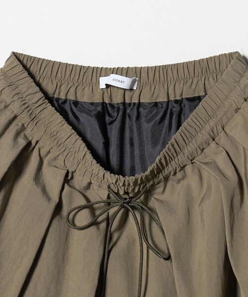 ASTRAET（アストラット）の「＜ASTRAET＞カーゴポケット バルーンスカート（スカート・レディース・ブラック/ベージュ・1/0）」の16枚目の写真