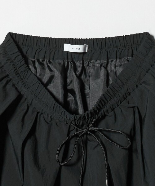 ASTRAET（アストラット）の「＜ASTRAET＞カーゴポケット バルーンスカート（スカート・レディース・ブラック/ベージュ・1/0）」の21枚目の写真
