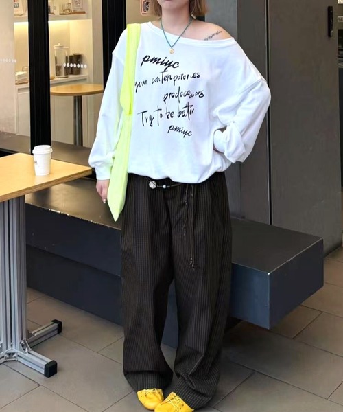 Vipoa(ヴィポア)の「Off shoulder logo print sweatshirt(スウェット・レディース・グレー/ホワイト・FREE)」の11枚目の写真