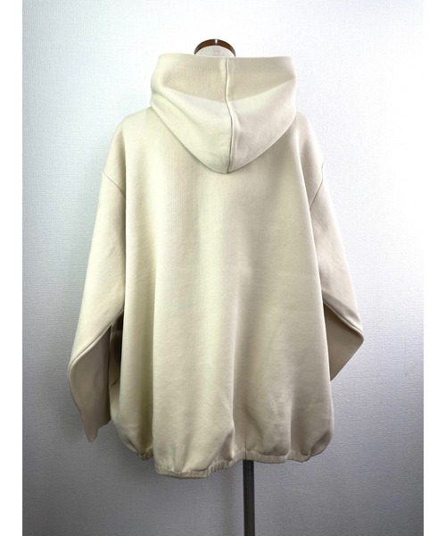 WORLD WIDE LOVE!（ワールドワイドラブ）の「WWL!オーバーサイズパーカー（パーカー・レディース・キャメル/ライトベージュ/ブラック・1）」の17枚目の写真