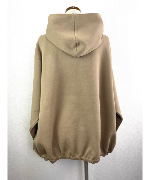 WORLD WIDE LOVE!（ワールドワイドラブ）の「WWL!オーバーサイズパーカー（パーカー・レディース・キャメル/ライトベージュ/ブラック・1）」の13枚目の写真