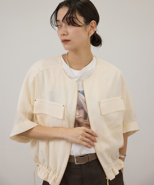 SALON adam et rope'（サロン アダム エ ロペ）の「【WEB限定】ハーフスリーブドロストライトブルゾン（ブルゾン・レディース・ブラック/ブラウン系その他3/オフホワイト・FREE）」の2枚目の写真