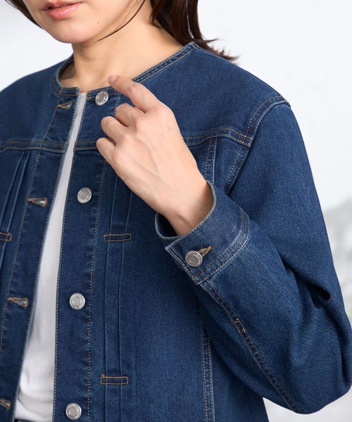 GALLORIA（ギャローリア）の「ノーカラーGジャン（デニムジャケット・レディース・ライトインディゴブルー/インディゴブルー・L/LL/M/S）」の7枚目の写真