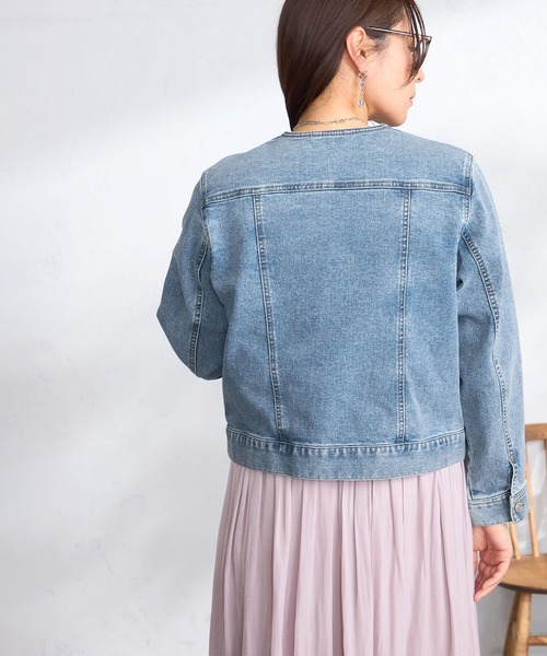 GALLORIA（ギャローリア）の「ノーカラーGジャン（デニムジャケット・レディース・ライトインディゴブルー/インディゴブルー・L/LL/M/S）」の5枚目の写真