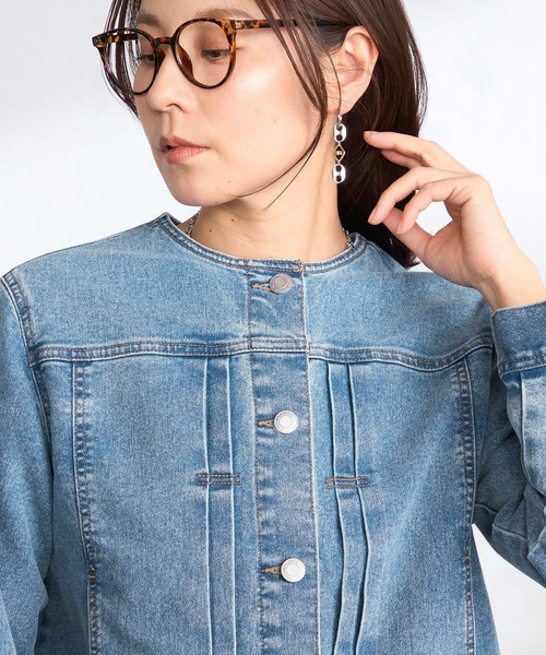 GALLORIA（ギャローリア）の「ノーカラーGジャン（デニムジャケット・レディース・ライトインディゴブルー/インディゴブルー・L/LL/M/S）」の4枚目の写真