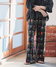 GEORGE'S（ジョージズ）の「モチーフ刺繍パンツ（その他パンツ）」