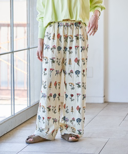 GEORGE'S(ジョージズ)の「モチーフ刺繍パンツ(その他パンツ・レディース・オフホワイト/ブラック/ブルー・SMALL/MEDIUM)」の18枚目の写真